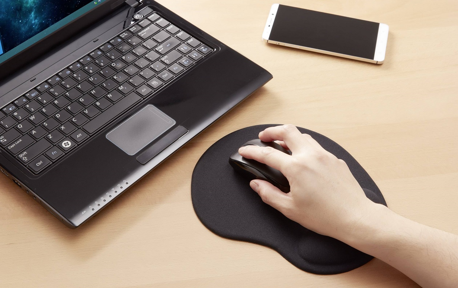 موس پدهای جدید از کامپوزیت‌های لاستیکی با چگالی کم ساخته می‌شوند که پارچه ای به سطح بالایی آن‌ها چسبانده شده است. 